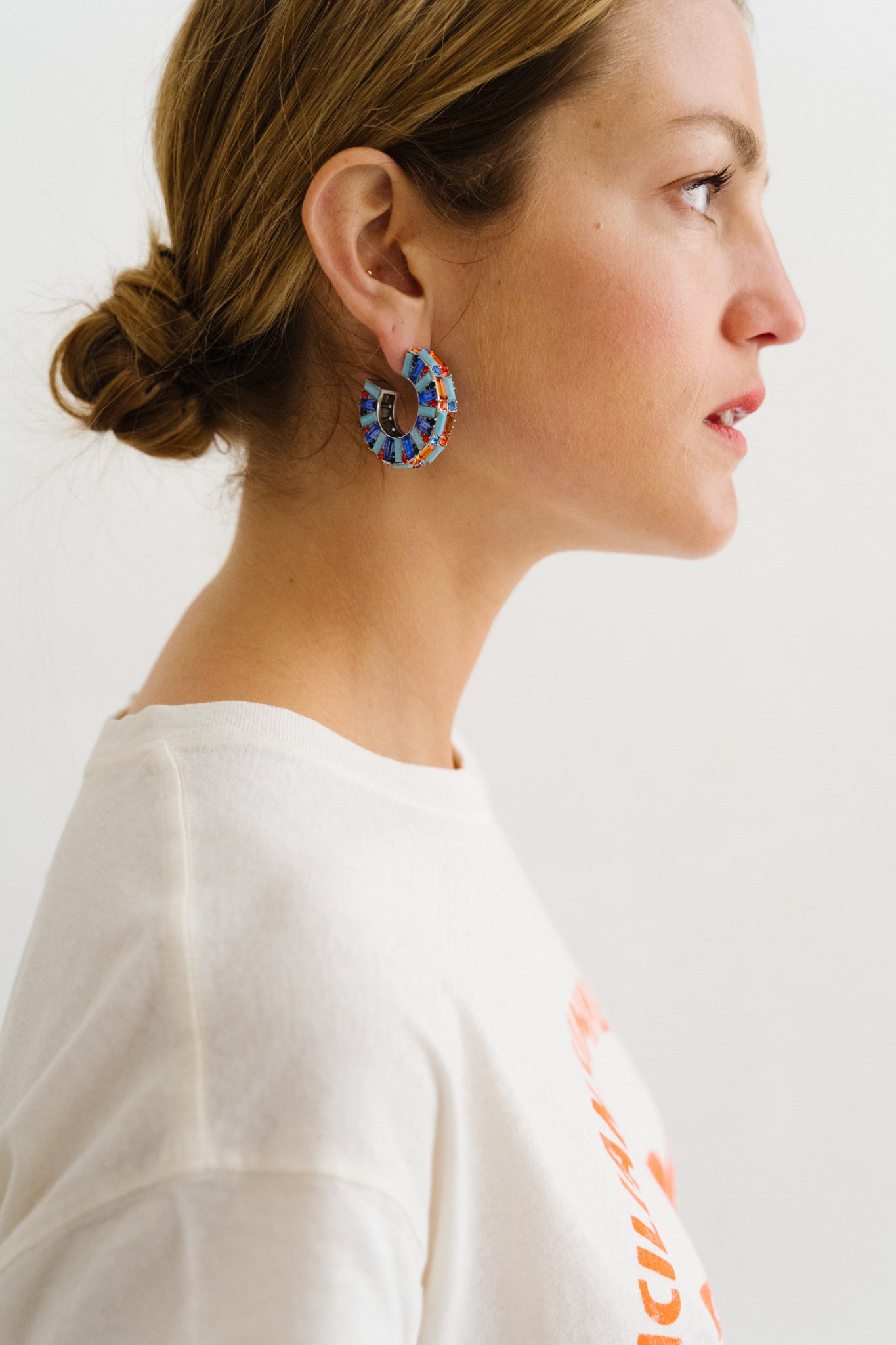 Boucles d'oreille créoles recouvertes de strass en verre Hassumption Essentiel Antwerp Lyon Bonny