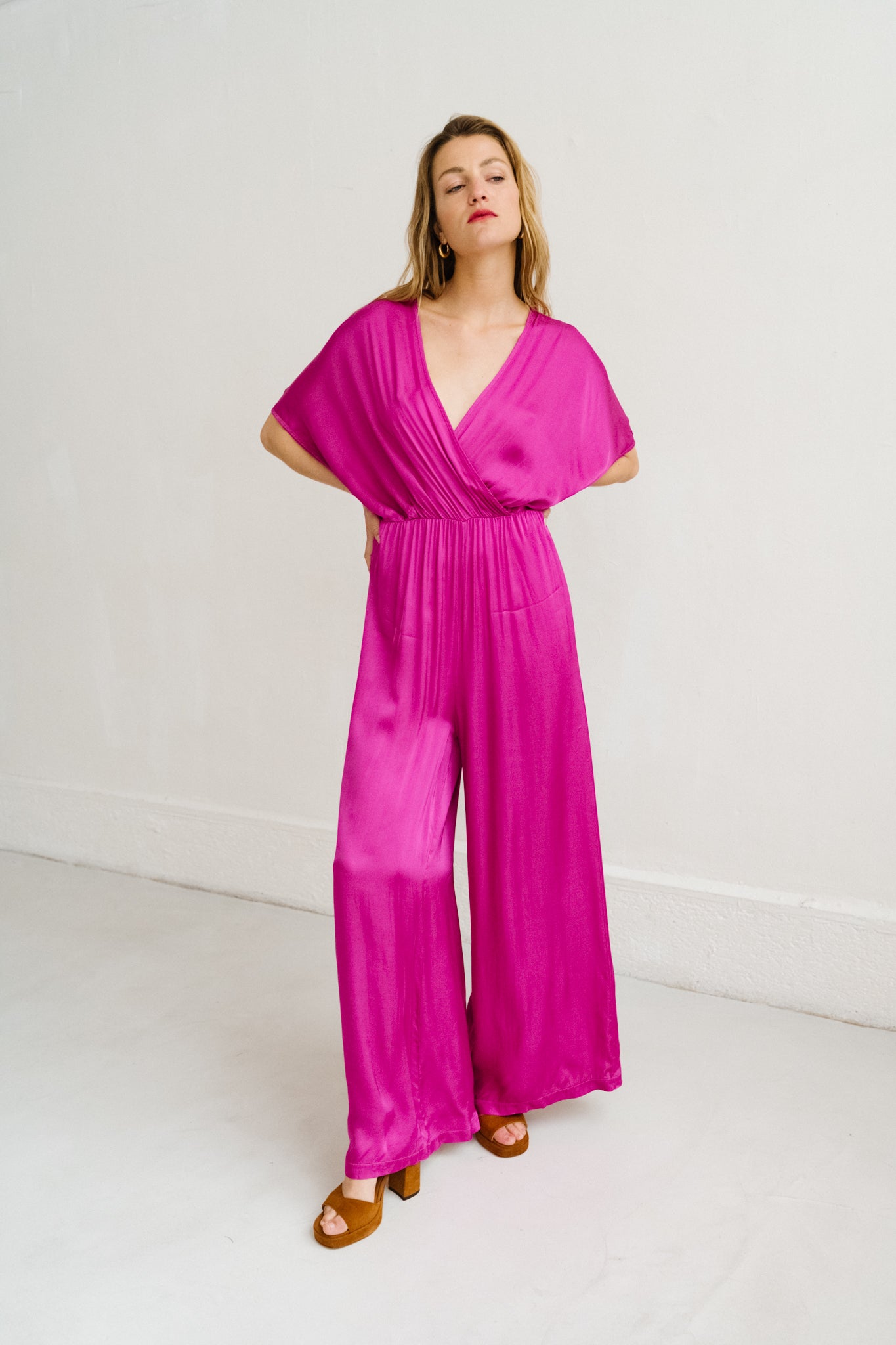 Combinaison pantalon fluide jambes larges couleur fuchsia Isana Frnch Lyon Bonny