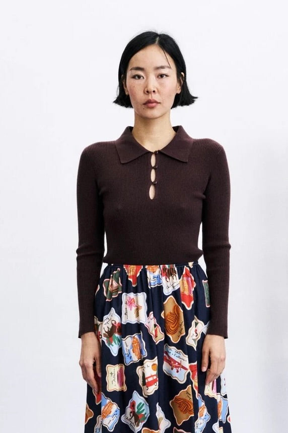 Pull col polo en maille marron douce 3 boutons à l'encolure Frnch Cyllène -- Bonny Lyon