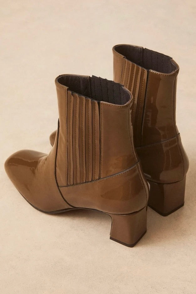Bottines en cuir marron ou kaki vernis, tige mi-haute avec élastique talons de 6cm modèle no.522 Rivecour -- Bonny Lyon