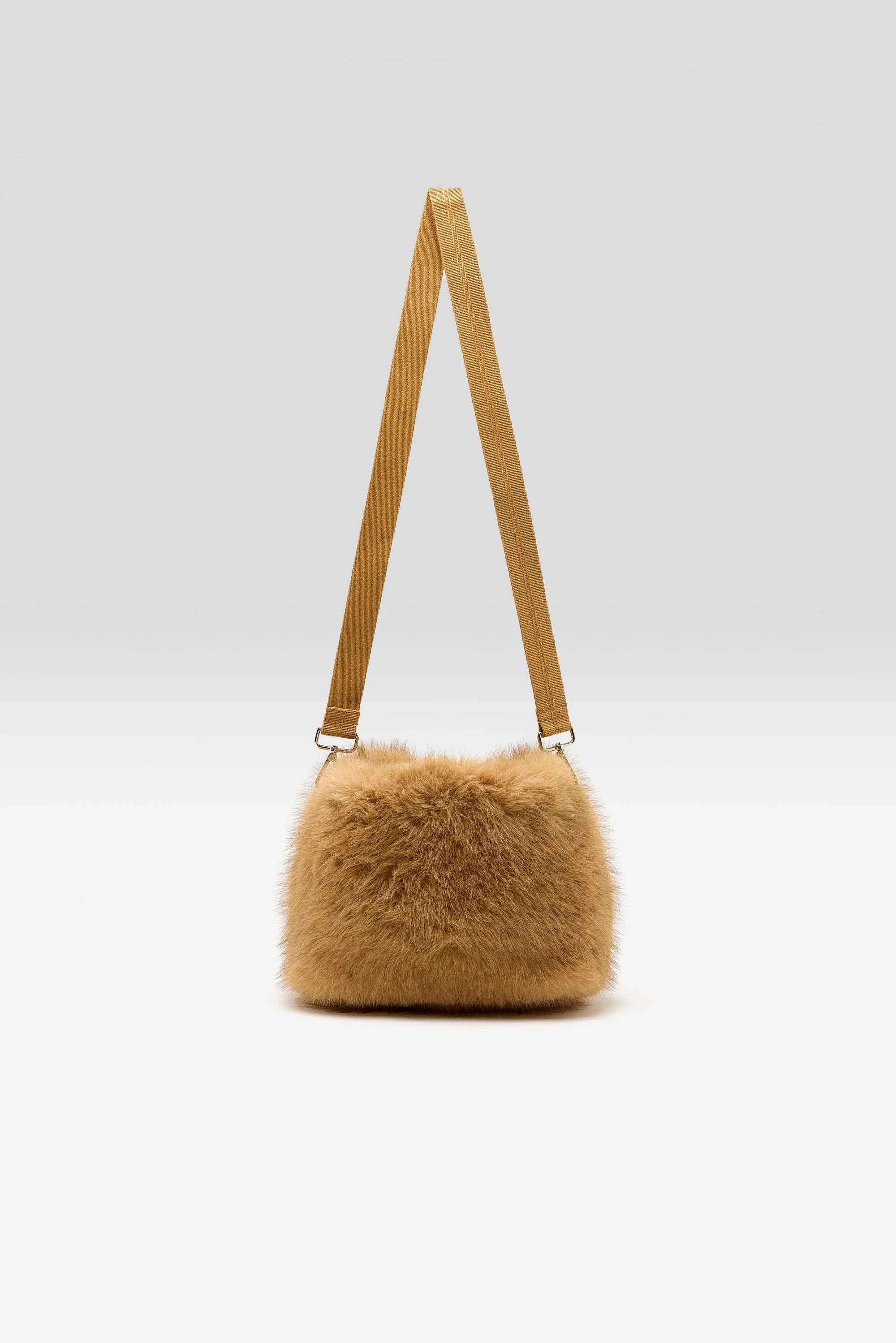 petit sac en fausse fourrure poil long camel, anse amovible et ajustable Bellerose Hochet -- Bonny Lyon