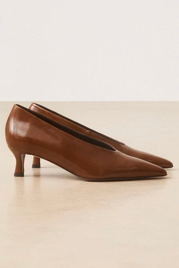 Escarpins à bout pointu en cuir vernis brun talons de 4cm modèle no.413 Rivecour -- Bonny Lyon