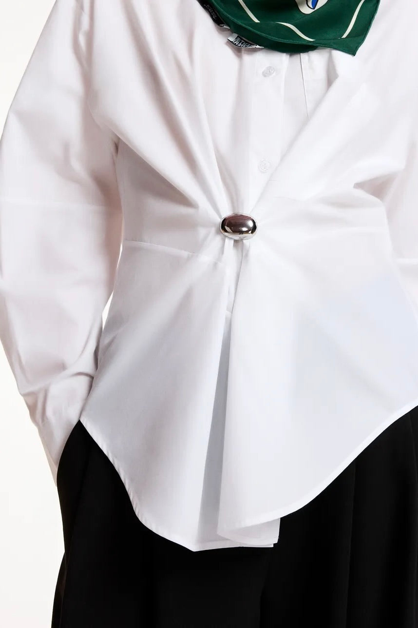 Chemise oversized drappée sur le devant avec broche amovible Kreative essentiel antwerp -- Bonny Lyon