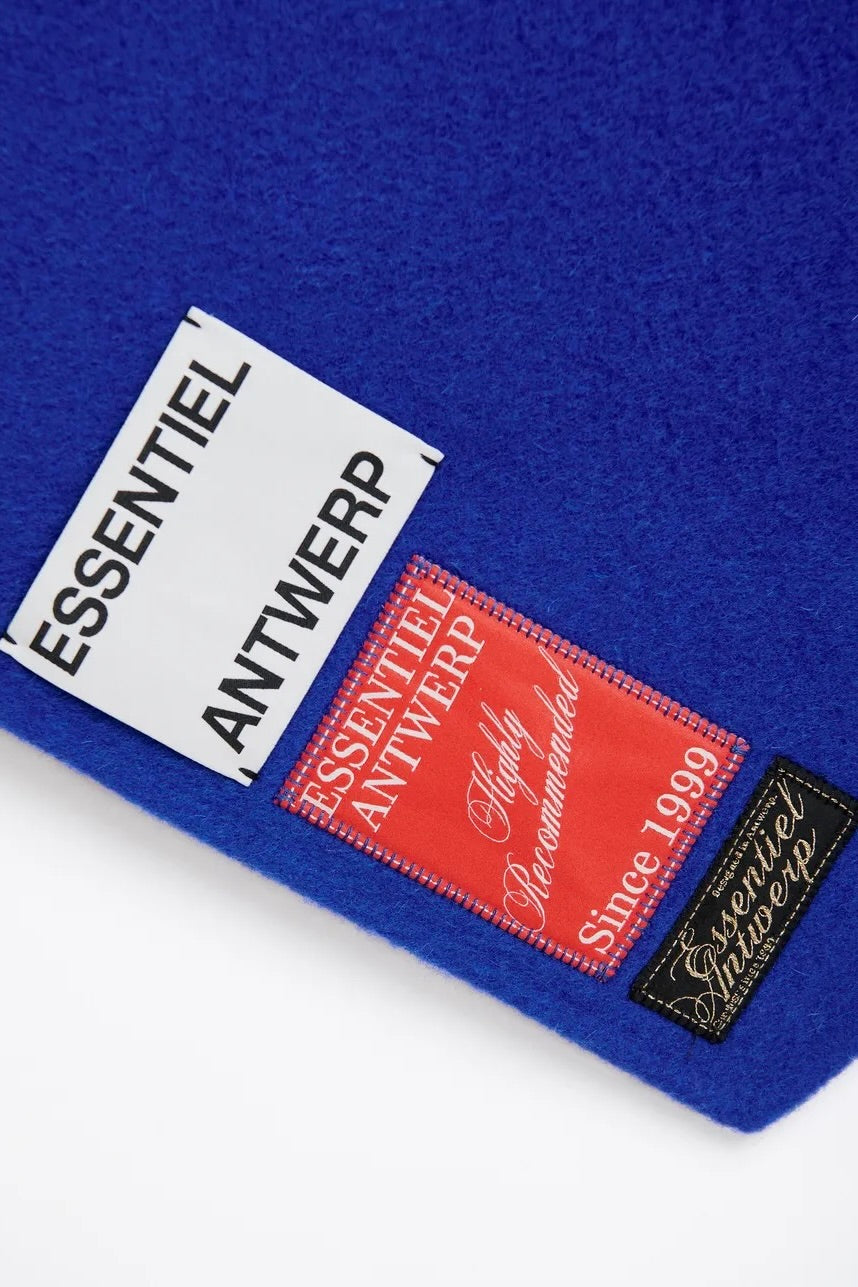 col écharpe forme triangle en laine-cachemire bleu cobalt Essentiel Antwerp Kaap -- Bonny Lyon