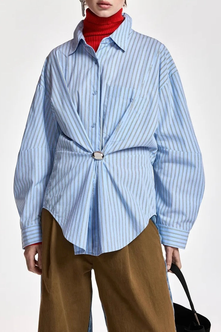 Chemise oversized drappée sur le devant avec broche amovible Kreative essentiel antwerp -- Bonny Lyon