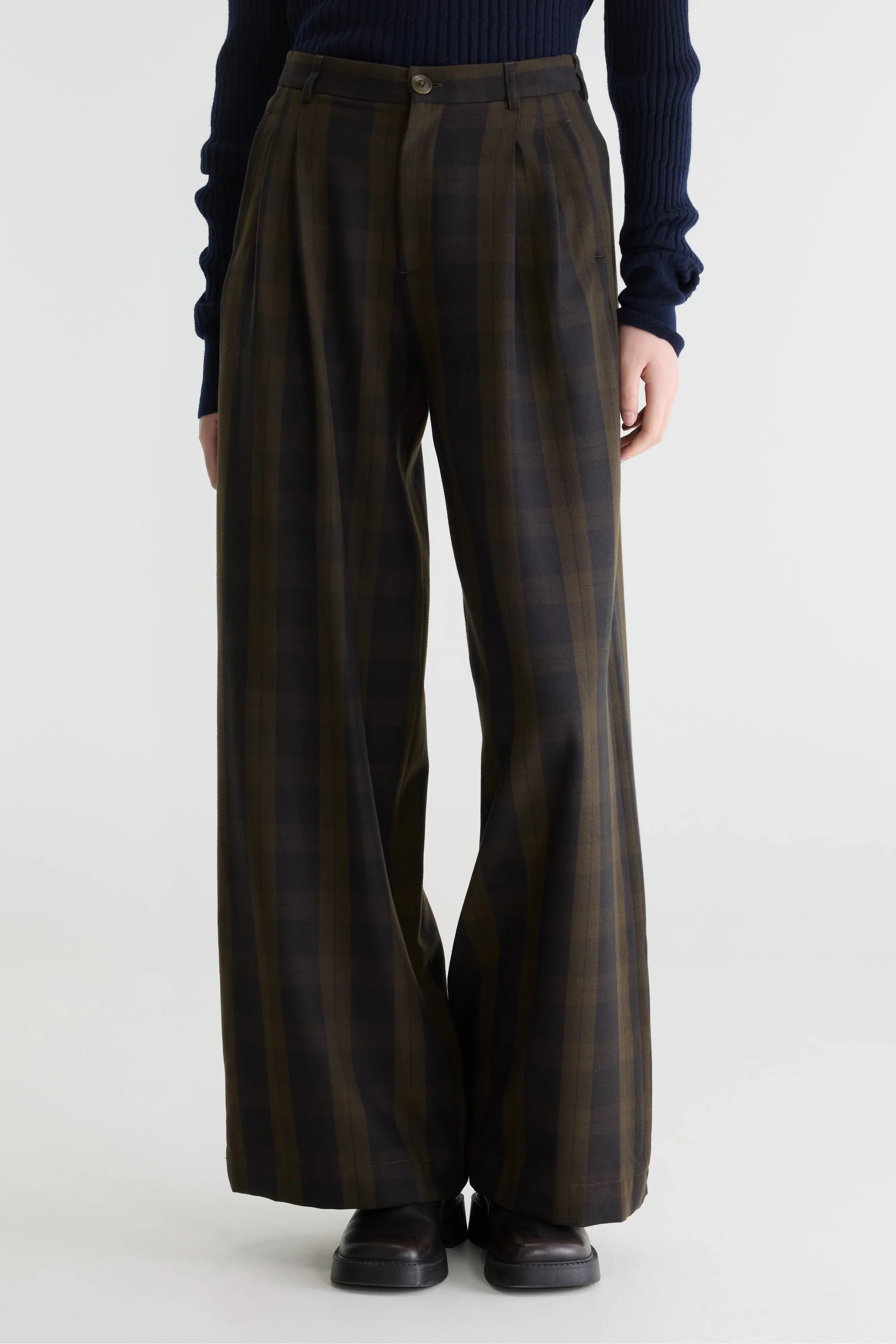 Pantalon large à carreaux marine et kaki Volkert Bellerose -- Bonny Lyon