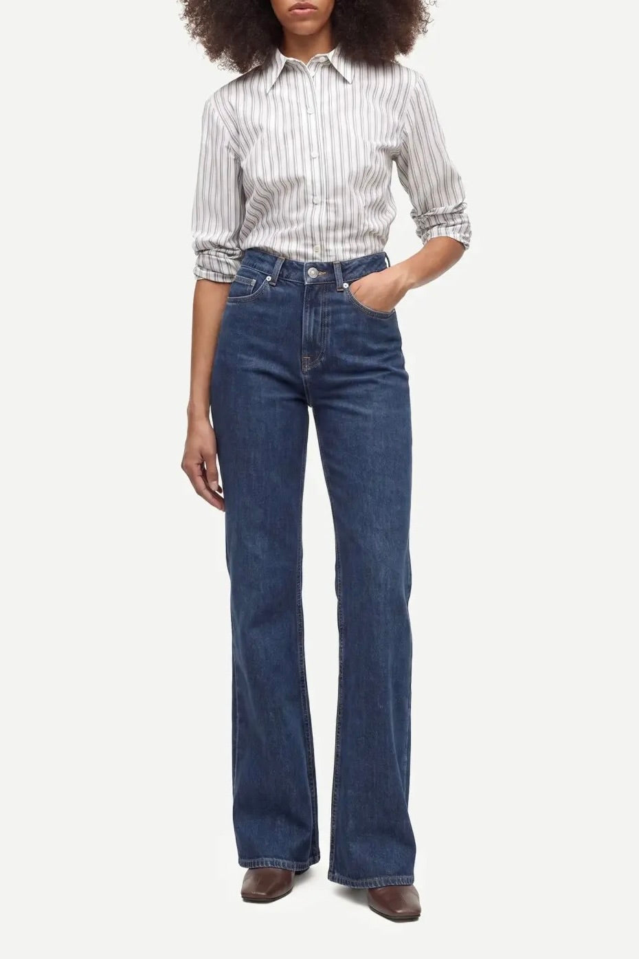 Jeans bleu medium coupe bootcut taille haute coton organique Samsøe -- Bonny Lyon 
