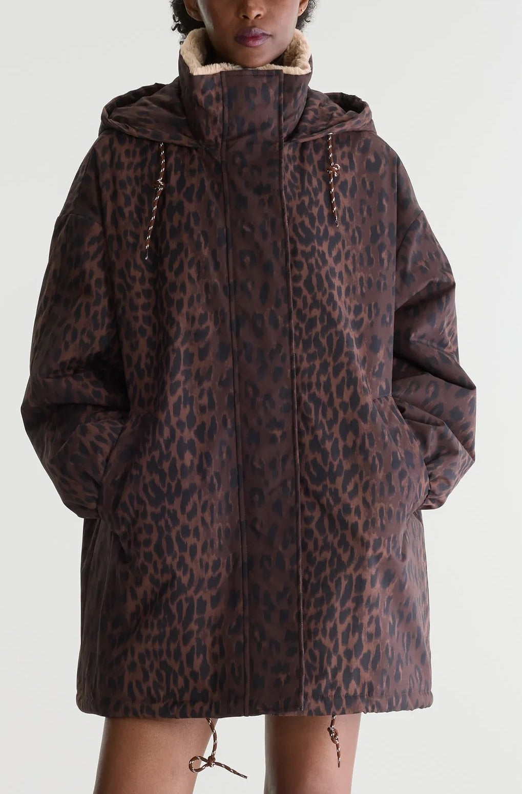Parka Jade imprimée leopard marron et doublée de fausse fourrure crème Bellerose -- Bonny Lyon 