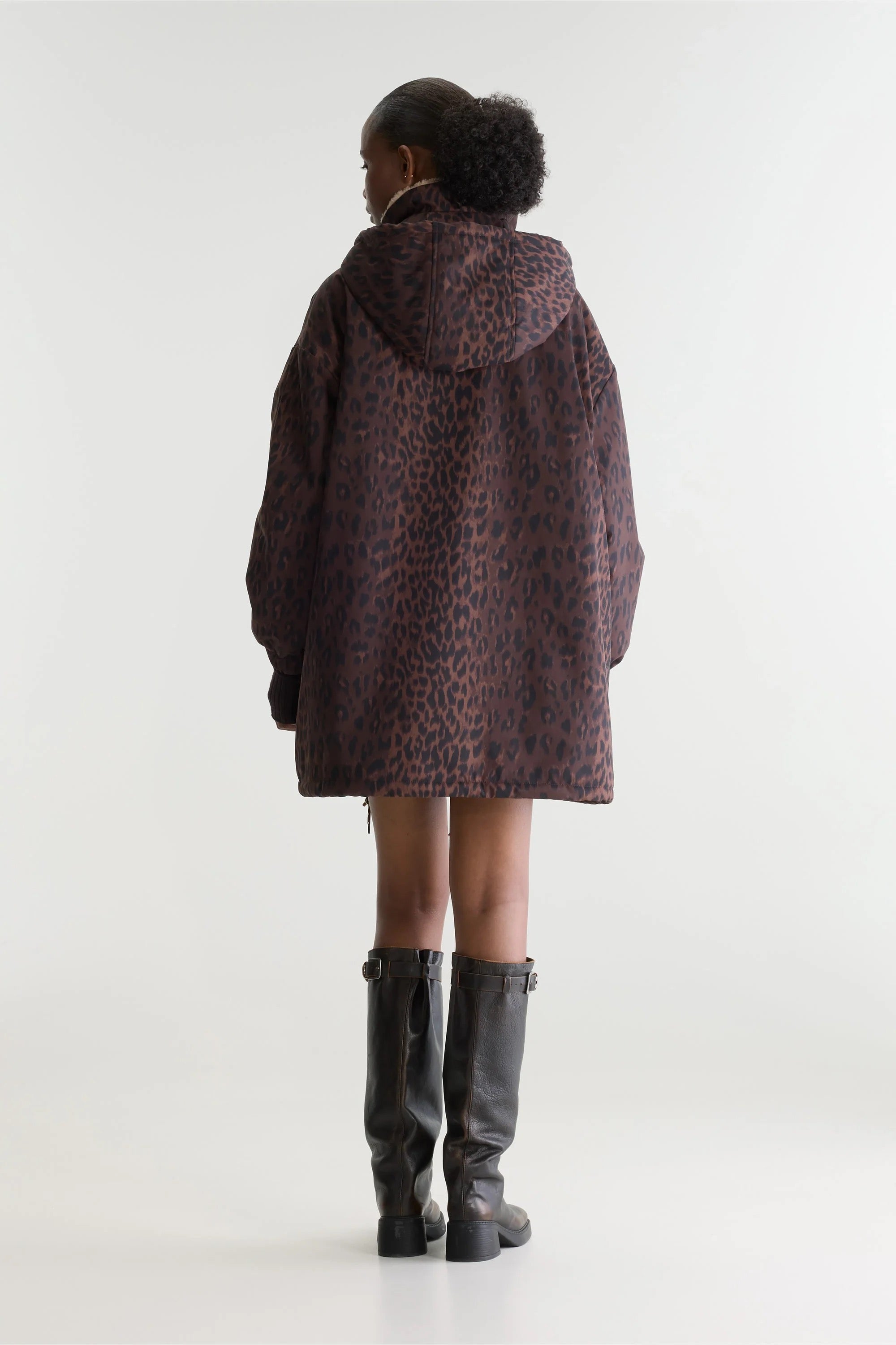 Parka Jade imprimée leopard marron et doublée de fausse fourrure crème Bellerose -- Bonny Lyon 