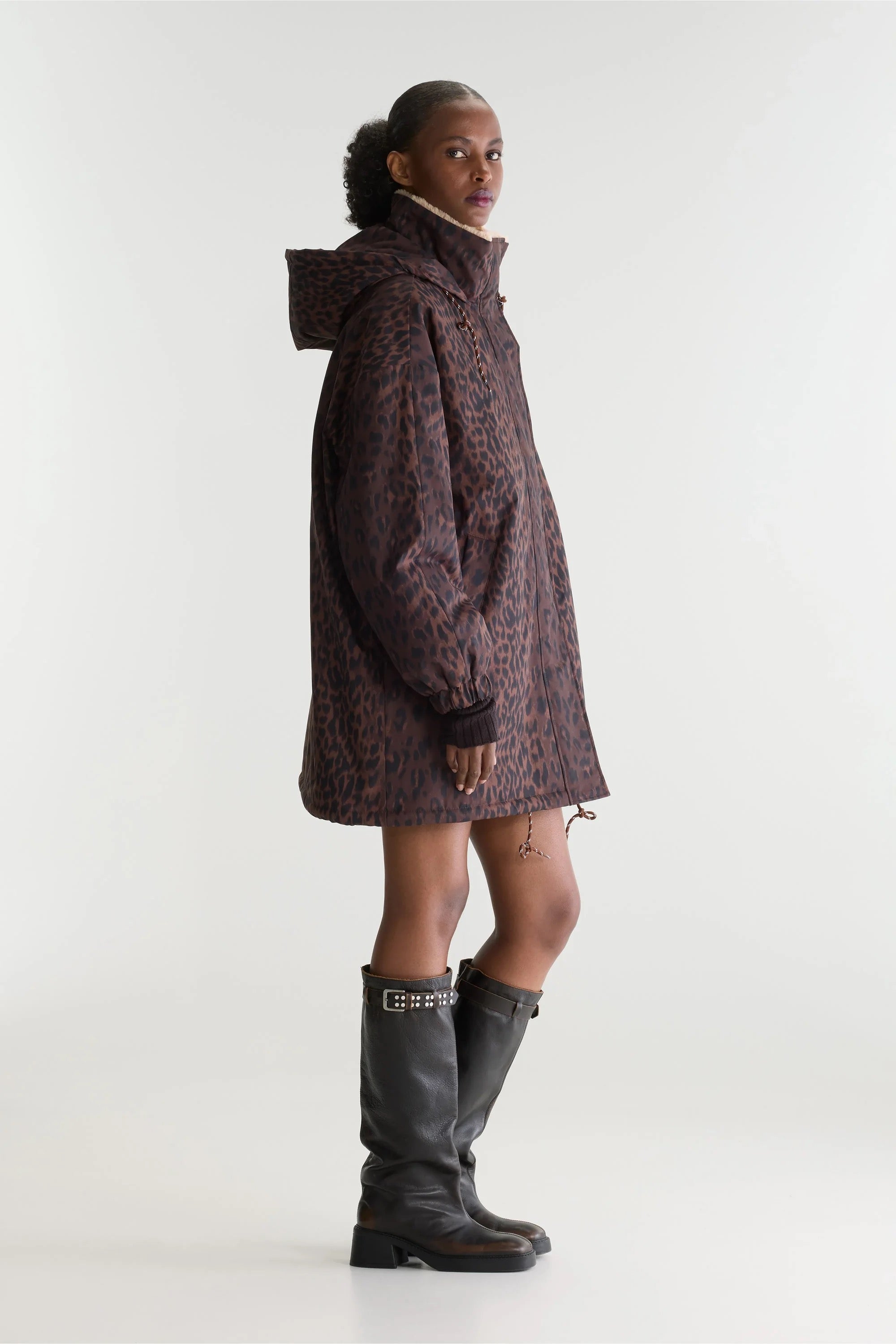 Parka Jade imprimée leopard marron et doublée de fausse fourrure crème Bellerose -- Bonny Lyon 