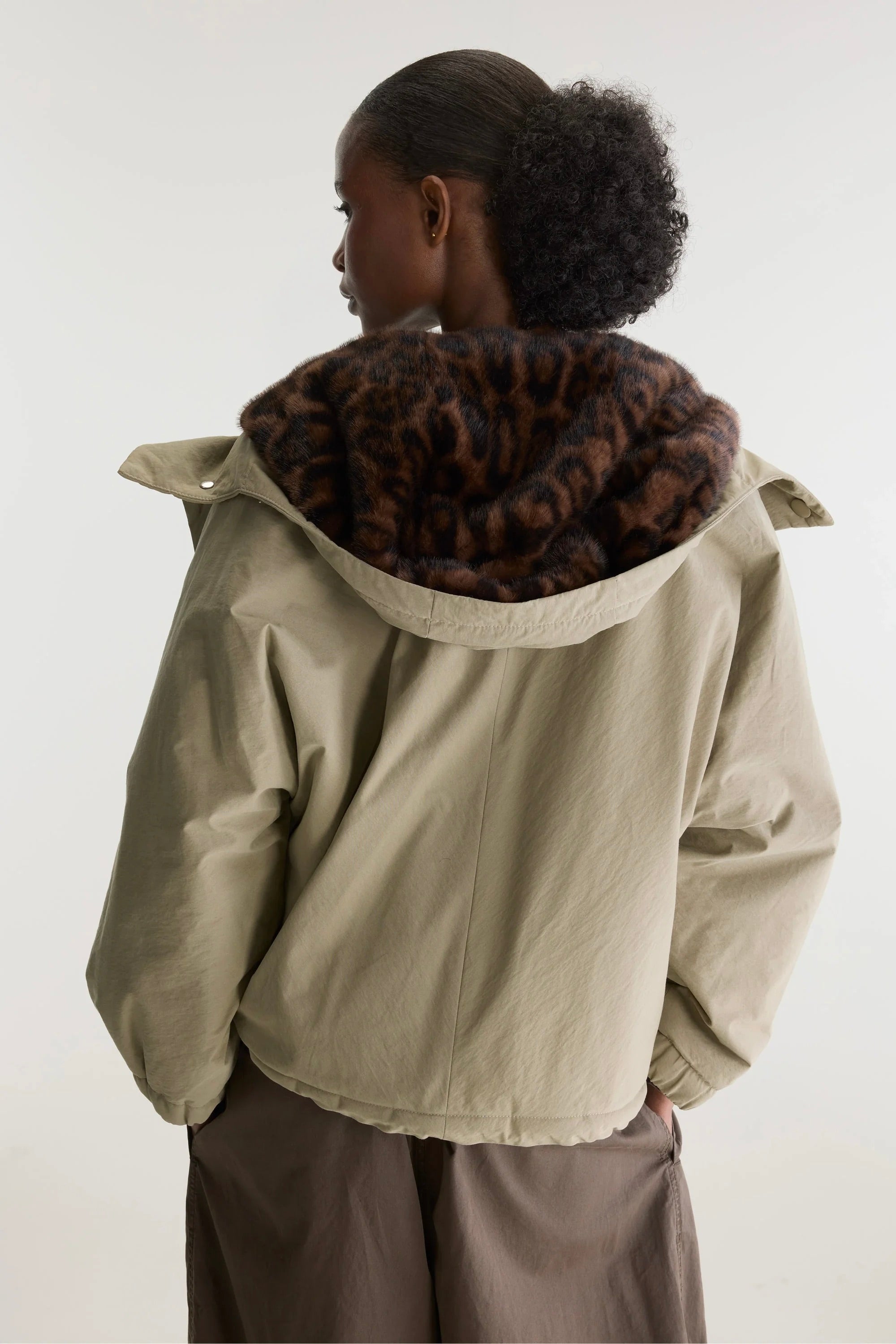 parka courte Jeanna beige doublée fausse fourrure leopard Bellerose -- Bonny Lyon 