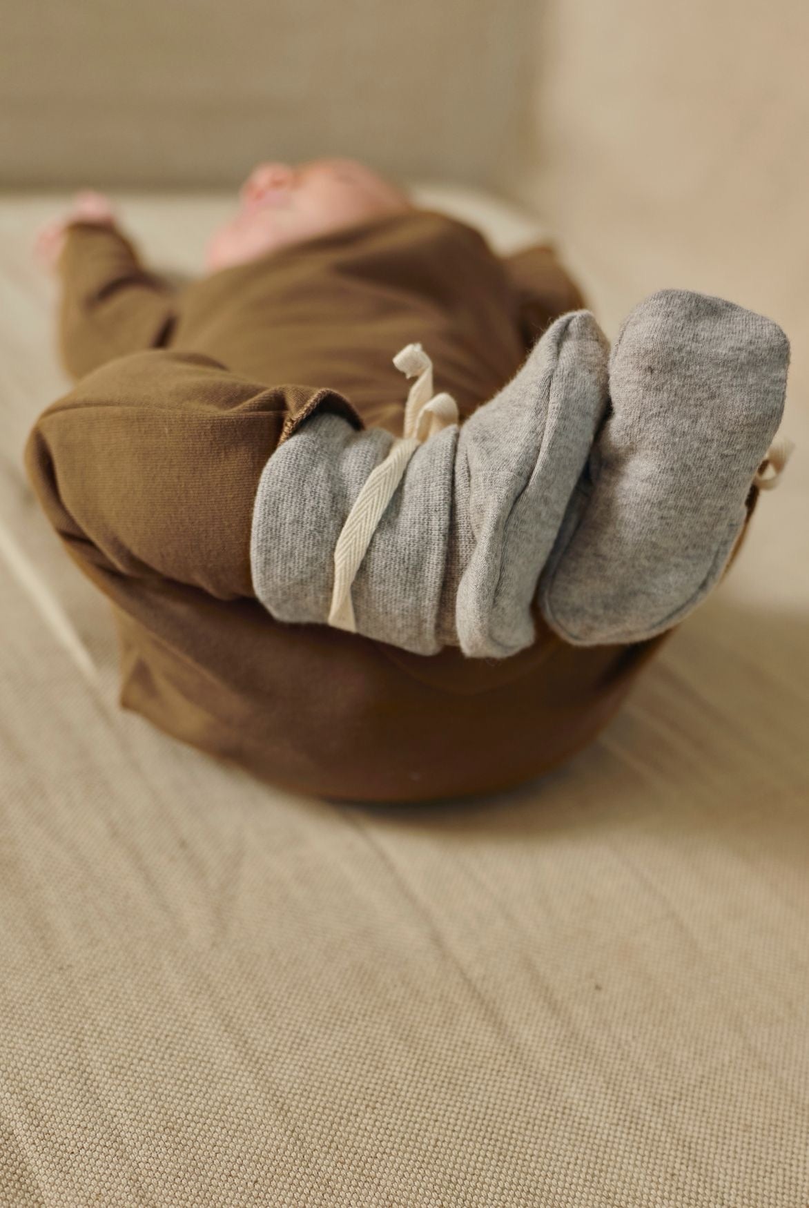 Chaussons bébé en jersey souple coton organique Gray Label -- Bonny Lyon 