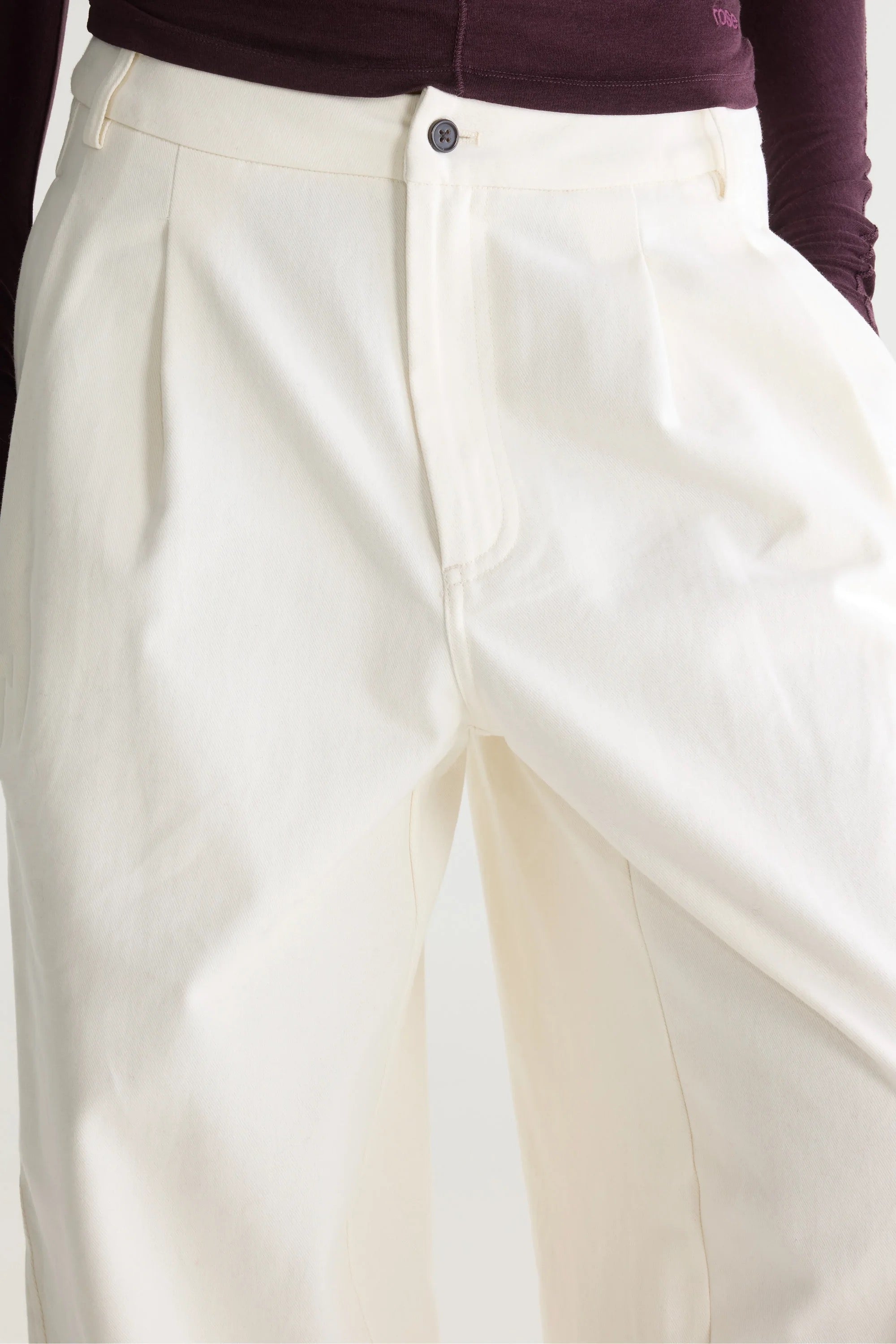 Pantalon tailleur arge coupe fuselée barrel ecru Bellerose Jimi -- Bonny Lyon 