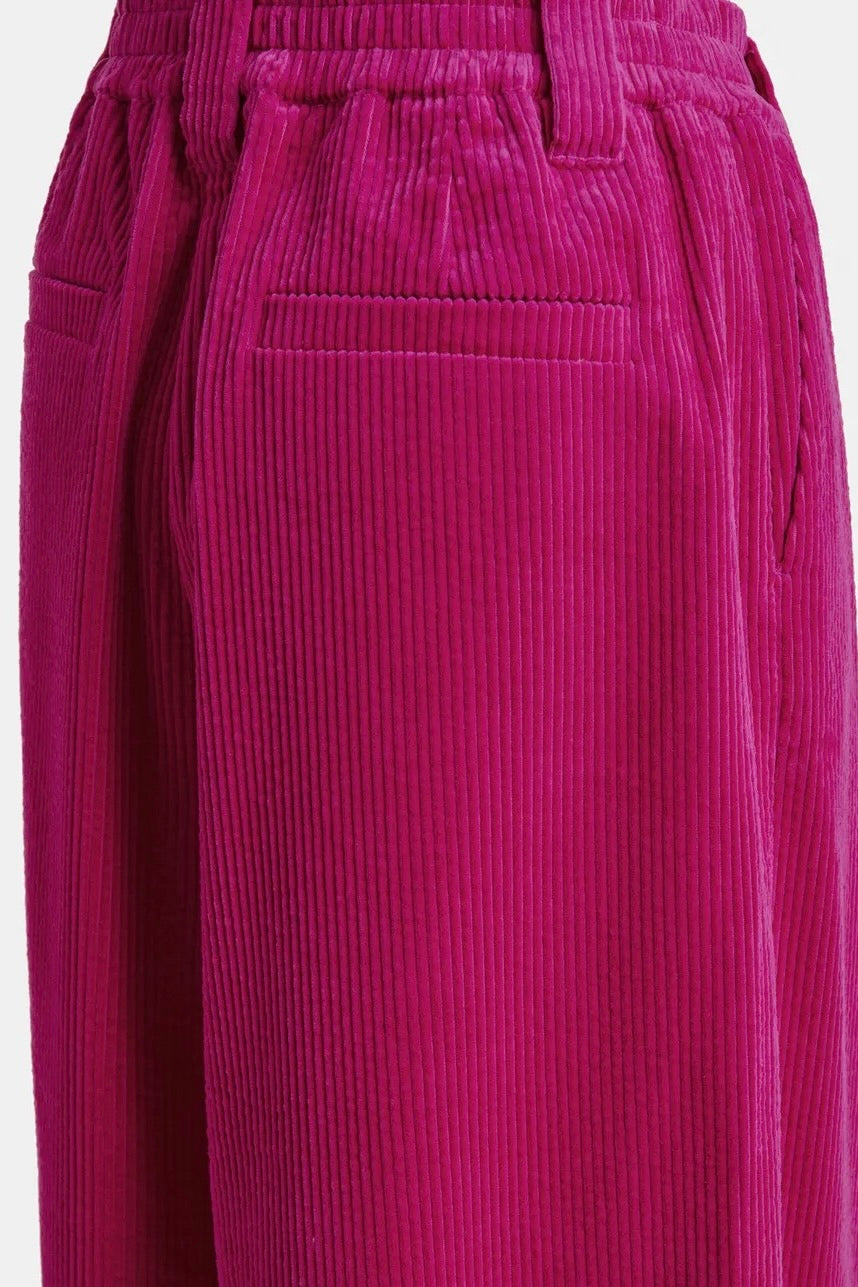 Pantalon large en velours côtelé rose magenta Essentiel Antwerp Kitch -- Bonny Lyon 
