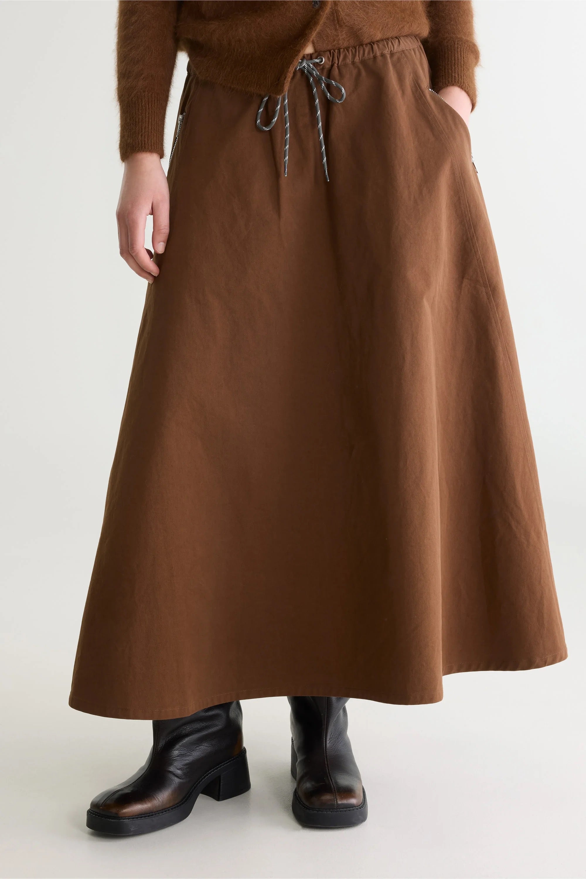 jupe longue évasé couleur tabac look sport chic Bellerose Harlin -- Bonny Lyon 