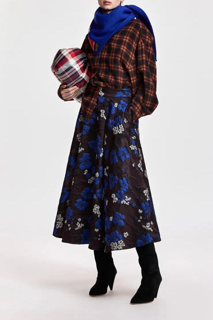 Jupe cercle mi-longue en jacquard fleuri bordeaux foncé, bleu cobalt et blanc cassé Essentiel Antwerp Kathyanne -- Bonny Lyon 