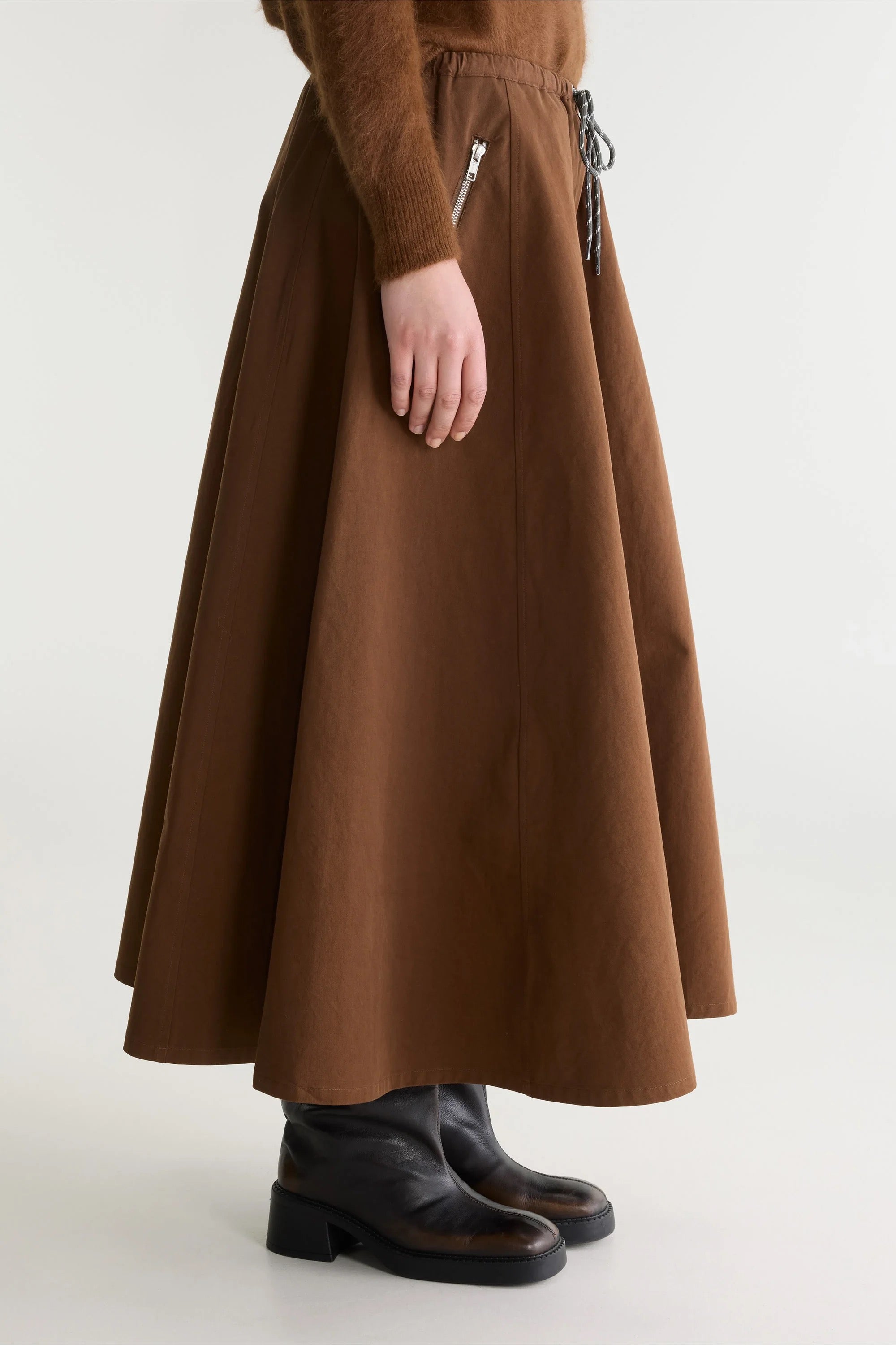 jupe longue évasé couleur tabac look sport chic Bellerose Harlin -- Bonny Lyon 