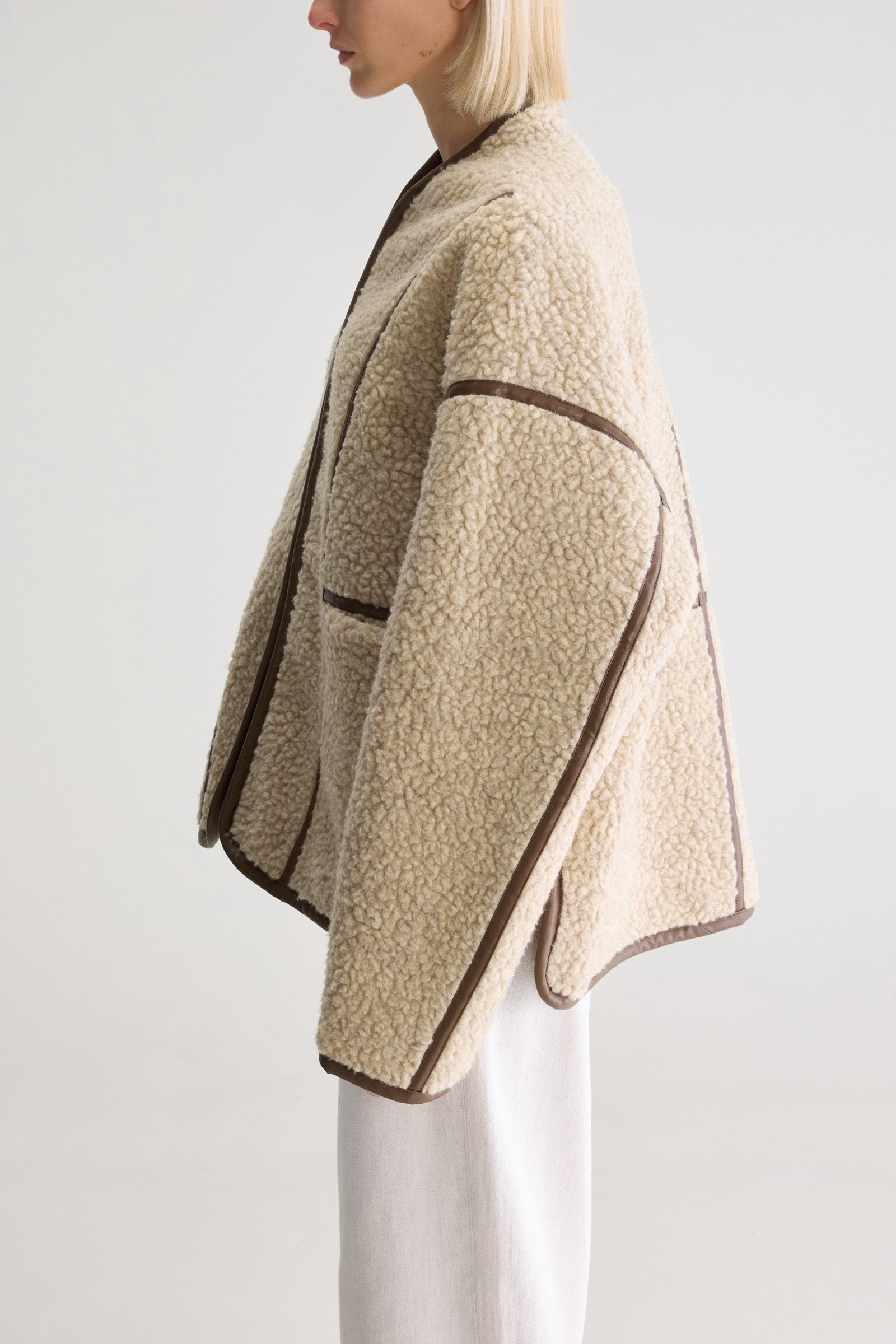 Veste Jina