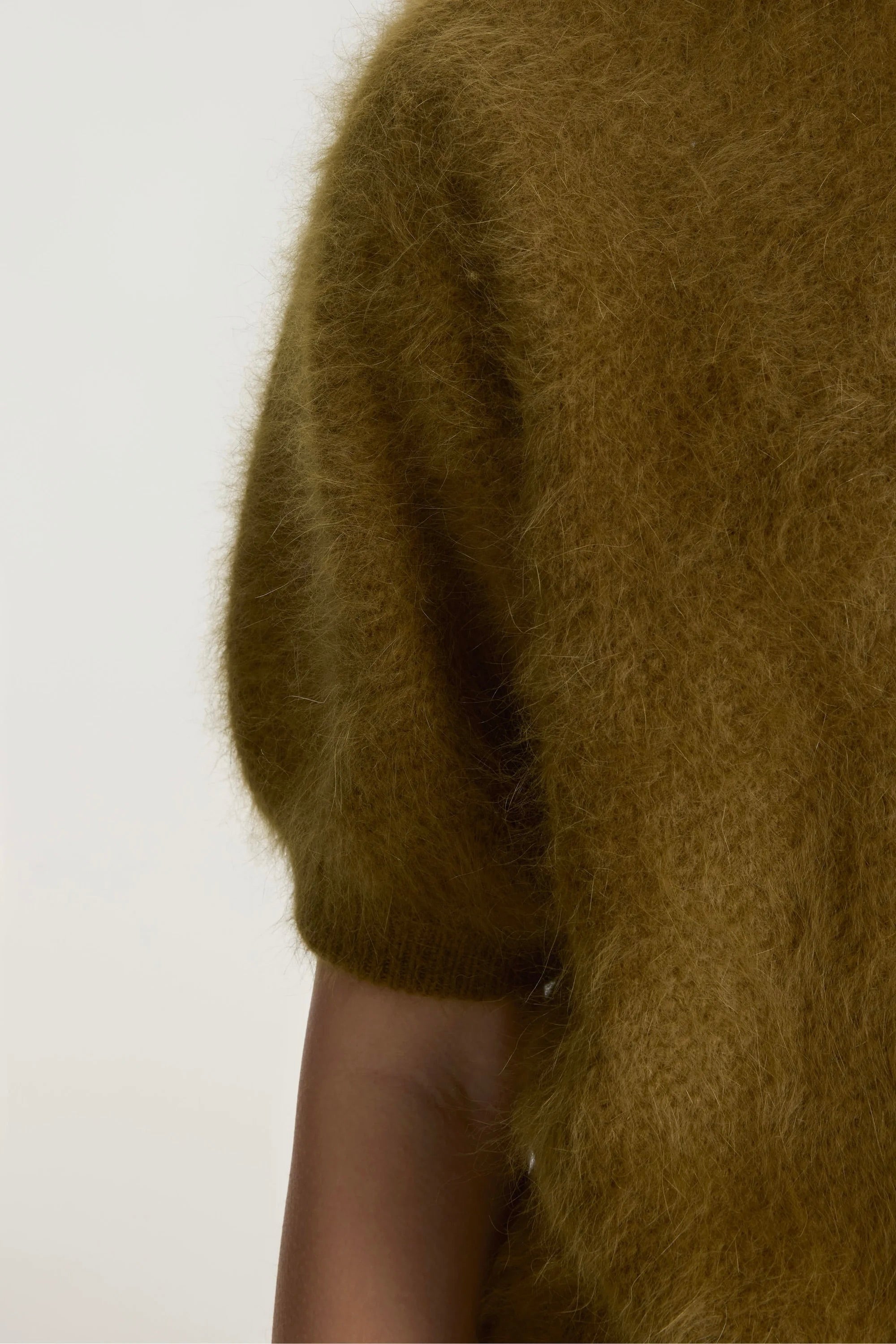 Pull manches courtes en angora kaki olive Bellerose Darza -- Bonny Lyon 