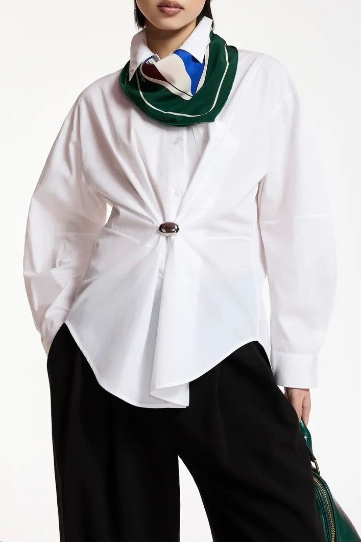 Chemise oversized drappée sur le devant avec broche amovible Kreative essentiel antwerp -- Bonny Lyon 