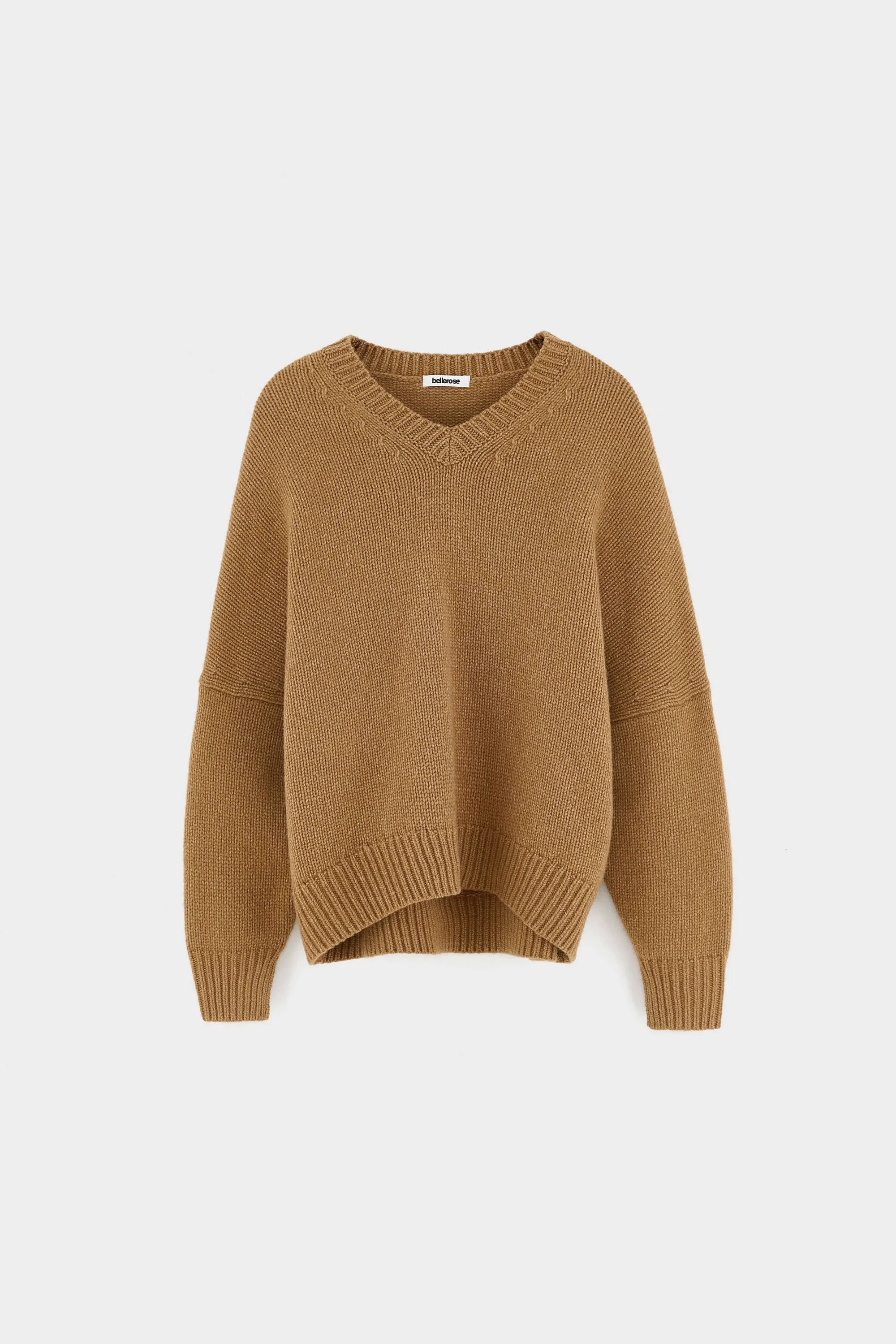 Pull en grosse maille camel col en V Bellerose Amevy -- Bonny Lyon 