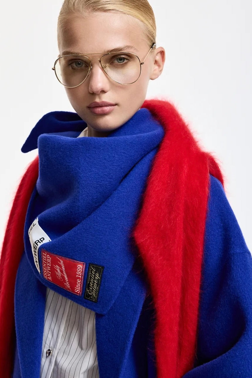 col écharpe forme triangle en laine-cachemire bleu cobalt Essentiel Antwerp Kaap -- Bonny Lyon 