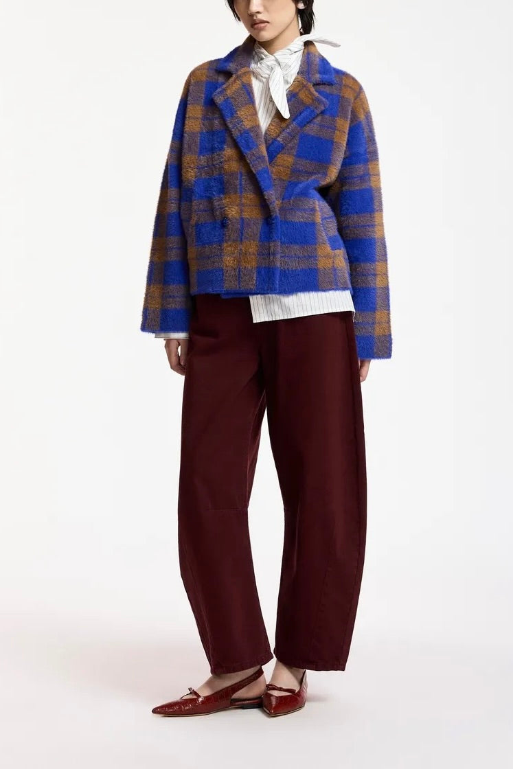 Cardigan oversized maille ultra douce carreaux bleu et camel Essentiel Antwerp Carreaux -- Bonny Lyon 