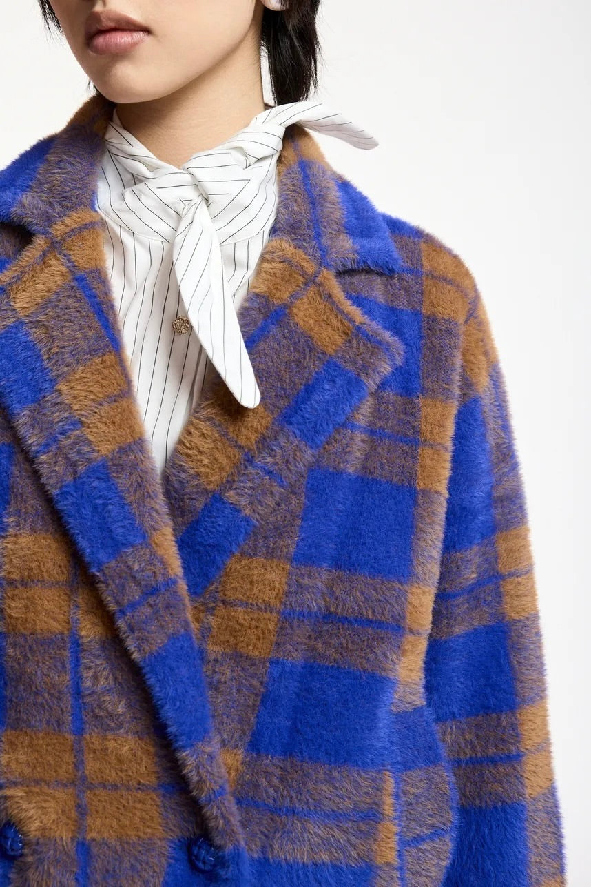 Cardigan oversized maille ultra douce carreaux bleu et camel Essentiel Antwerp Carreaux -- Bonny Lyon 