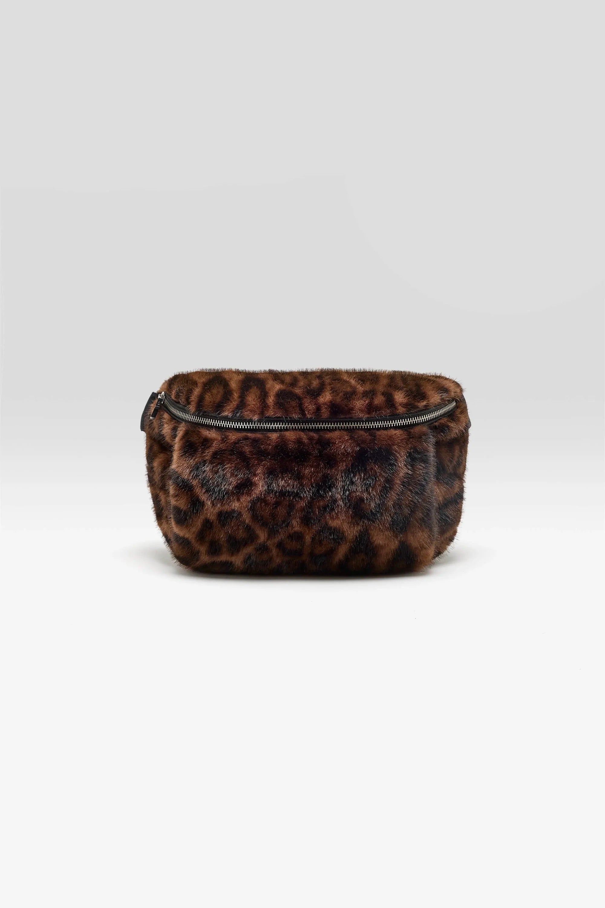 Sac banane manchon en fausse fourrure leopard marron foncé et noir, anse ajustable Bellerose Joswell -- Bonny Lyon 