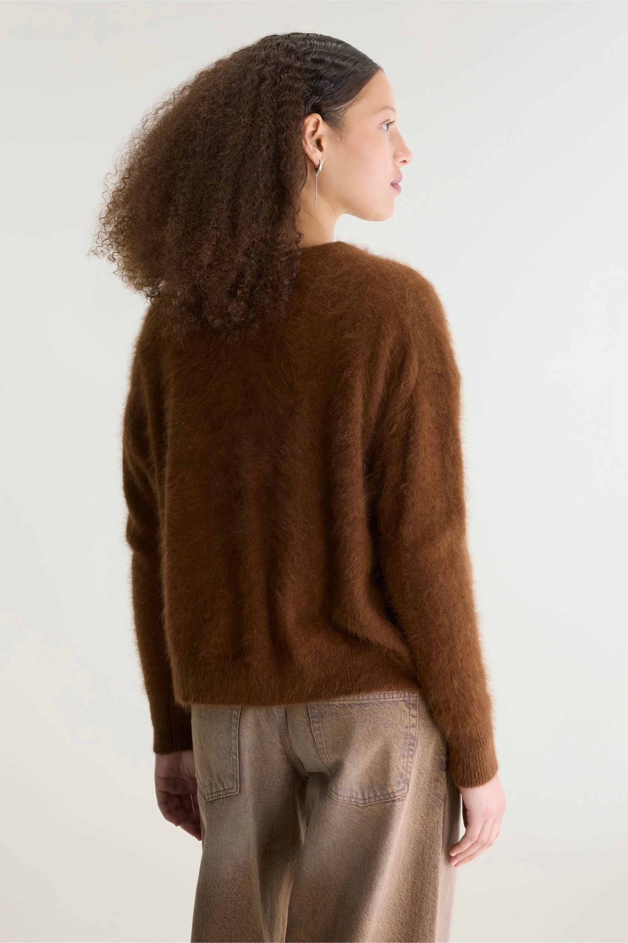 cardigan en maille angora duveteuse coloris bison tabac Bellerose Dathan -- Bonny Lyon 
