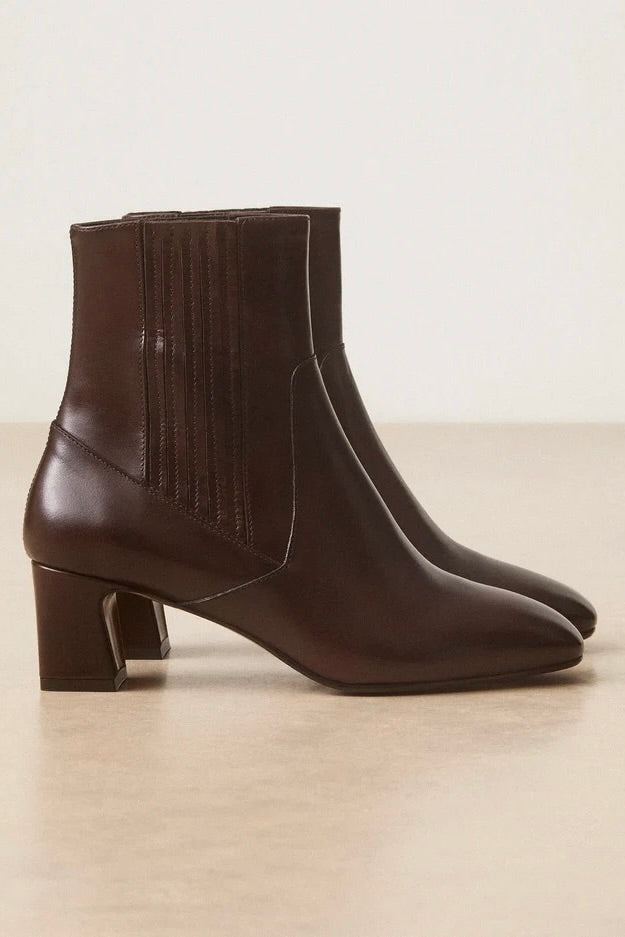 Bottines en cuir marron ou kaki vernis, tige mi-haute avec élastique talons de 6cm modèle no.522 Rivecour -- Bonny Lyon 