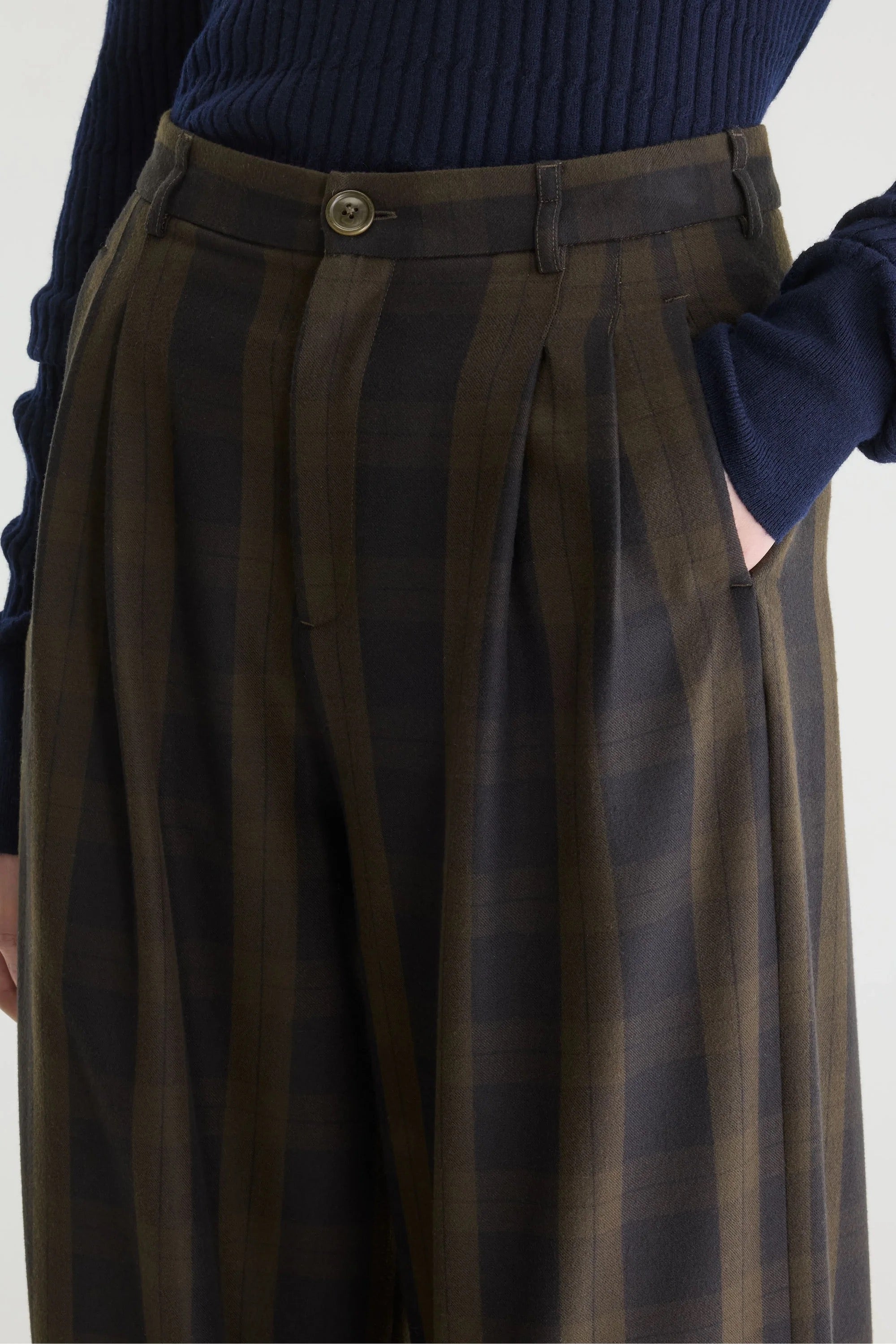 Pantalon large à carreaux marine et kaki Volkert Bellerose -- Bonny Lyon 