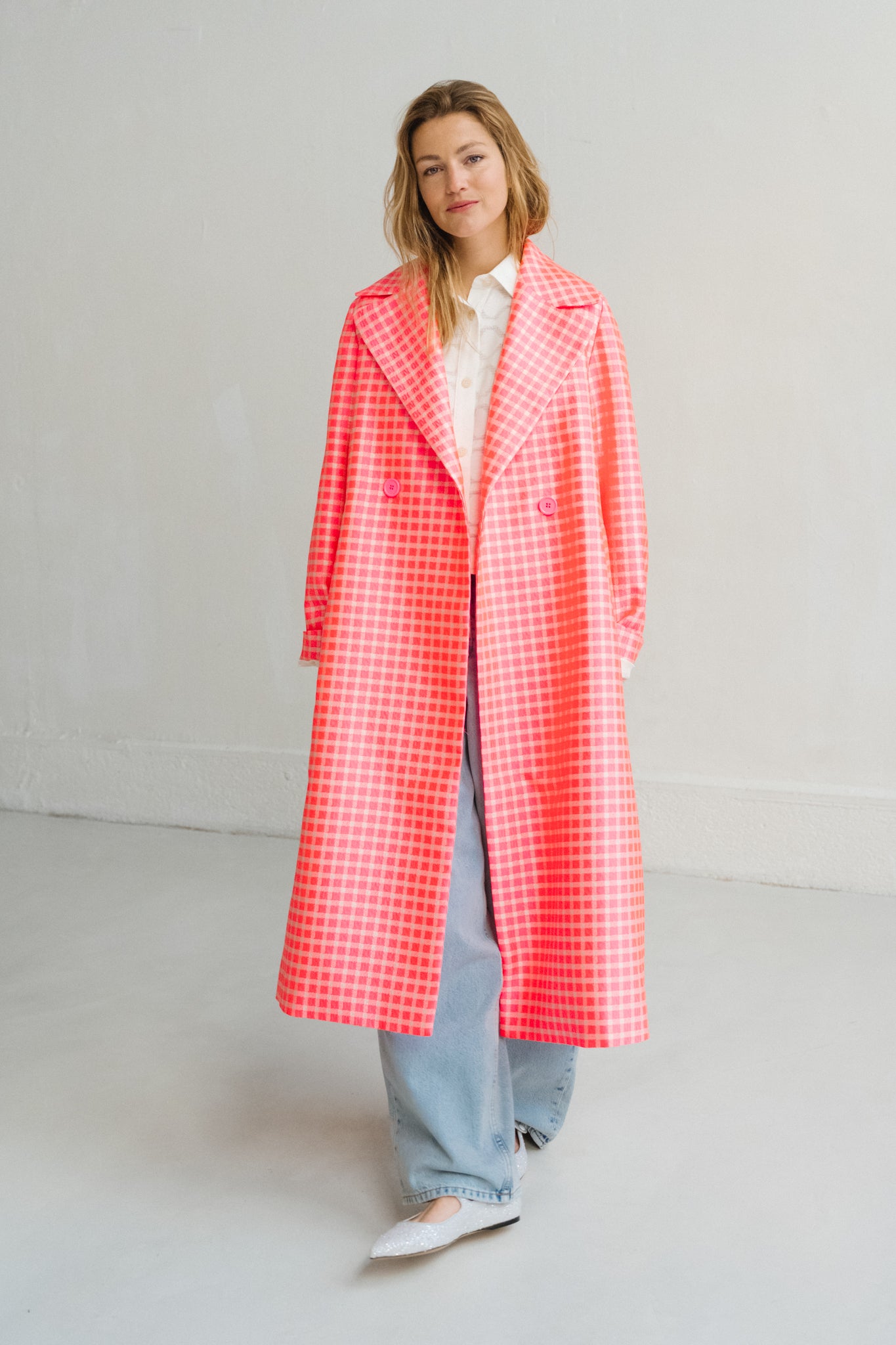 Manteau trench à carreaux rose corail fluo Hardly Essentiel Antwerp Lyon Bonny