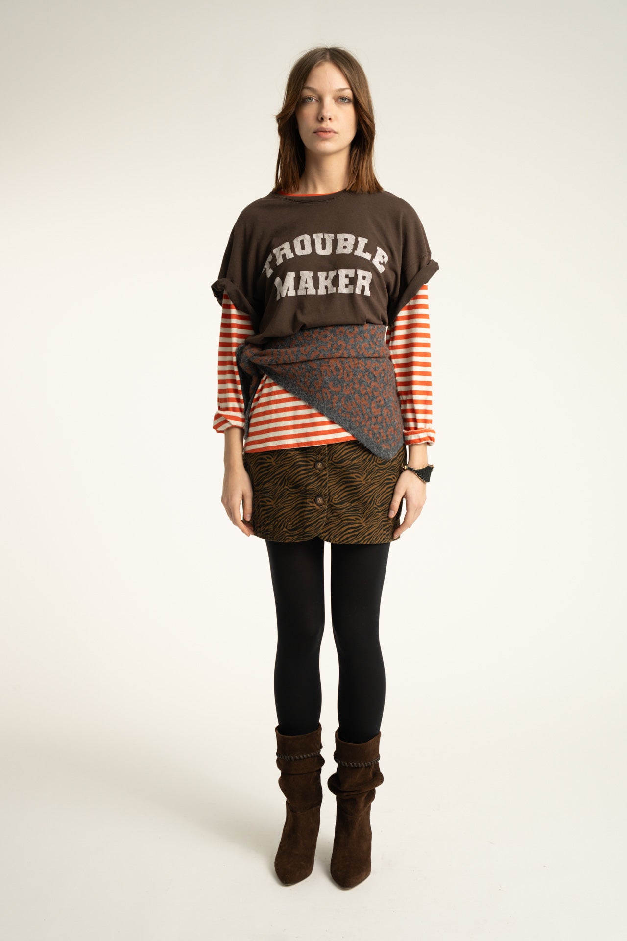 T-shirt oversized manches courtes marron imprimé Trouble maker Sisters Department __ Bonny Lyon